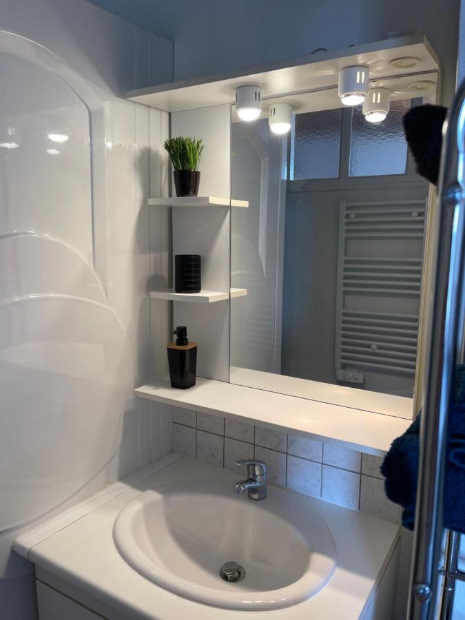 Studio Cosy Avec Parking Et Wifi Gratuit Bagnoles de l'Orne Normandie Bagian luar foto